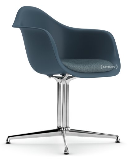 Eames Plastic Armchair DAL, Meerblau, Mit Sitzpolster, Eisblau / moorbraun, Aluminium poliert, Neue Sitzhöhe (43,0 cm)